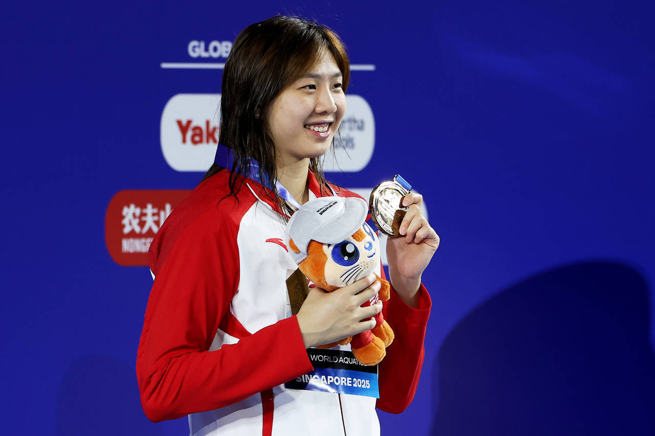 杏彩体育-包含女子100米蛙泳决赛：卫冕冠军唐钱婷收获铜牌德国选手埃伦特夺冠的词条